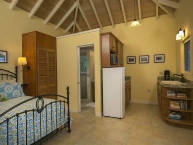 Beautiful Coral Bay Harbor 3 bed 3 ba property